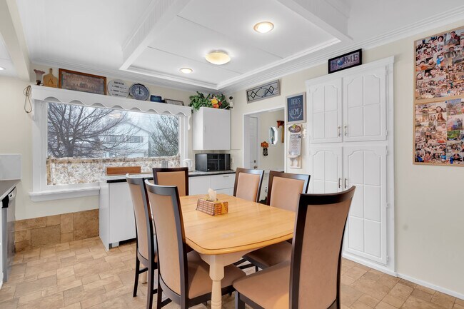 Photo - 46 Falaise Rd