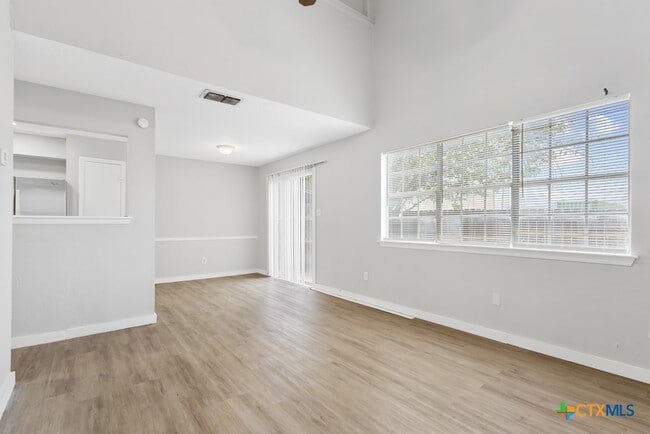 Photo - 6710 Windsor Hollow Dr