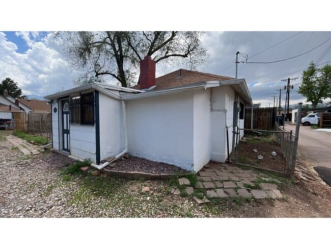 Westside bungalow available for rent - Westside bungalow available for rent House
