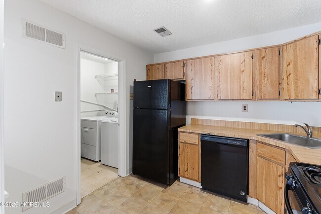 Photo - 58 Frontier Way