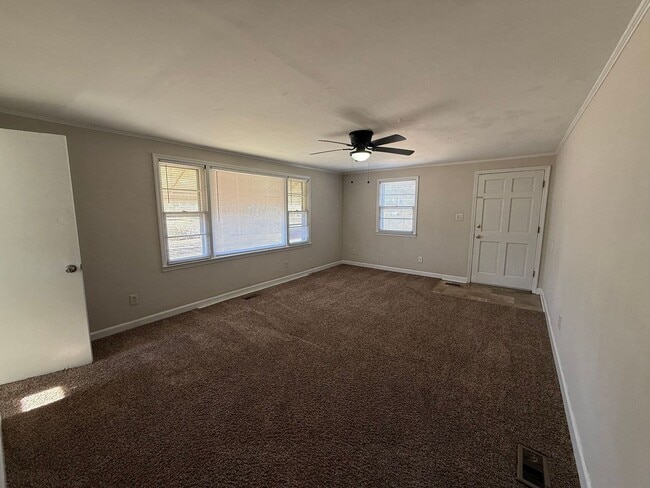 Photo - 4 bedroom, 2 bath House