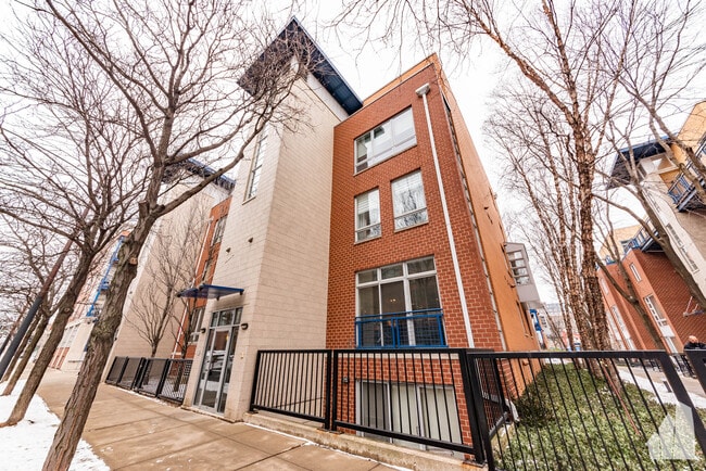 Building Photo - 23 N Racine Ave Unit 406
