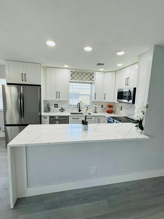 Photo - 364 Flanders Dr Unit 364