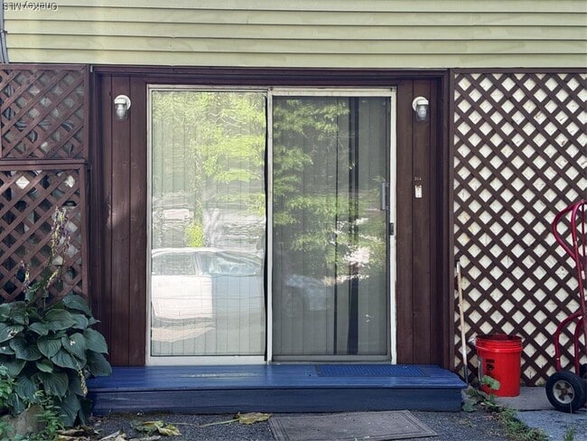 Photo - 24 Chestnut Ln