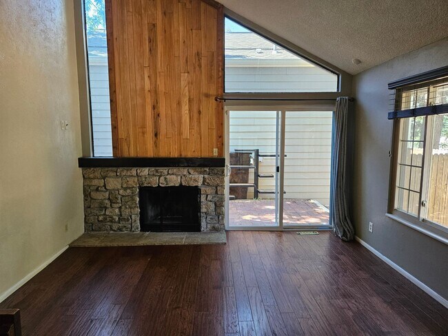 Photo - 3 BED 2 BATH IN AURORA