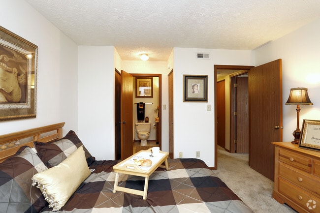 1st Bedroom - Willow Glen South