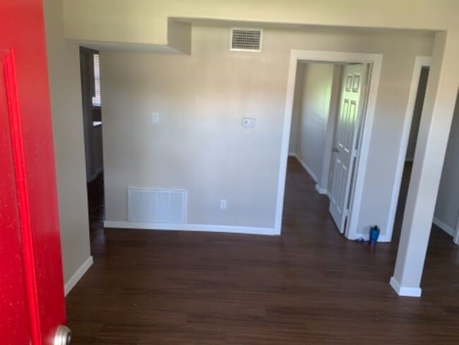 Photo - 906 Magnusson Ave Unit 3 br