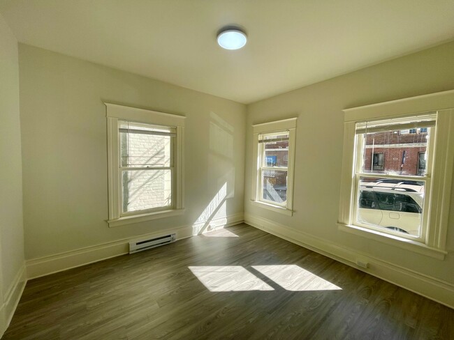 Ground floor Nob Hill 3BR + Office | Avail... - Ground floor Nob Hill 3BR + Office | Avail... Apartment