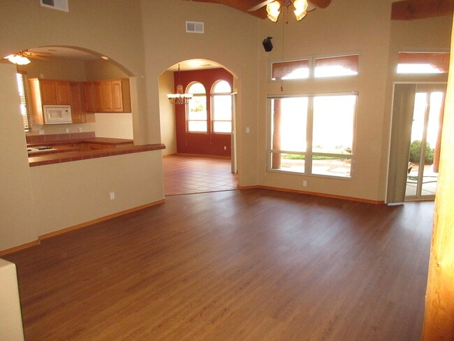 Photo - 1312 Tiffany Ln SE