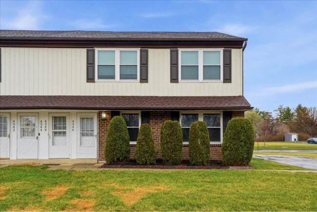 Building Photo - 4546 Rosemarie Dr