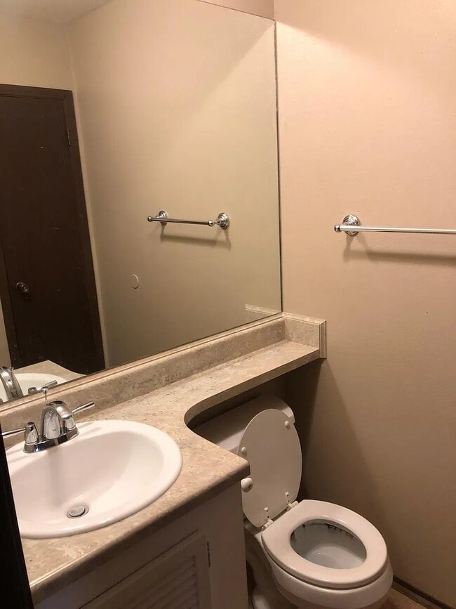 Downstairs half bath - 200 Lodge Dr Unit 801