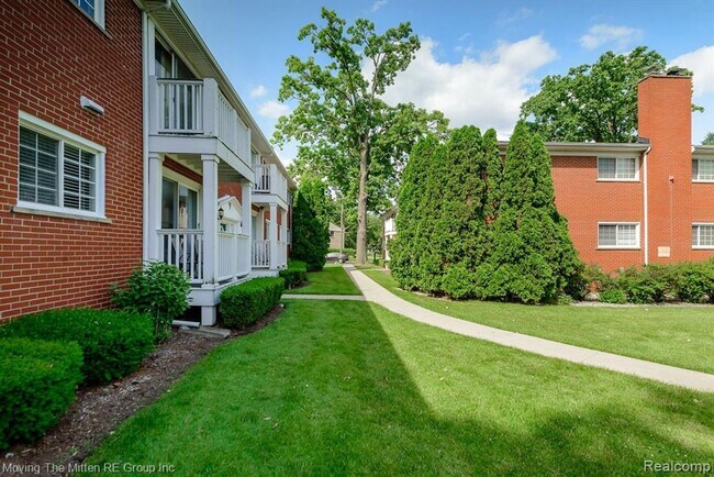 Photo - 487 N Eton St Unit B5