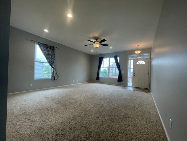Photo - 4 Bedroom Home For Rent In Papillion!!