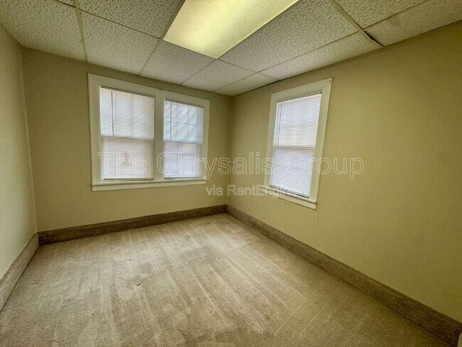 Photo - 725 Joliet St