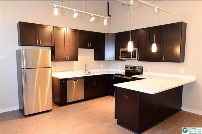 Photo - 124 W Union Blvd Unit 108