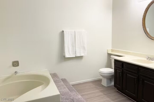 Photo - 4650 Koval Ln