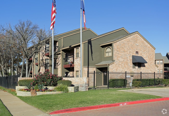 Building Photo - The Enclave at Bear Creek Rental