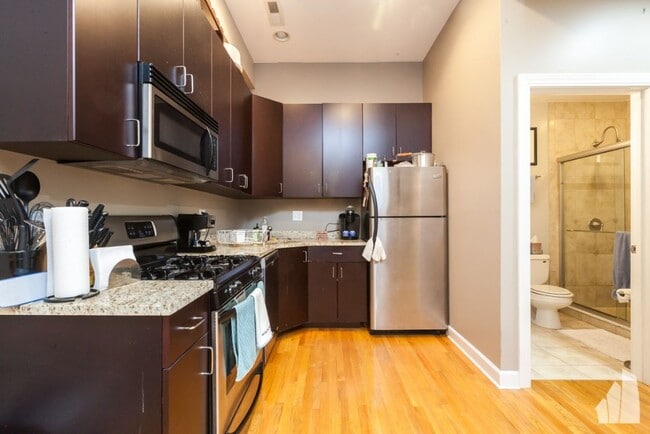 Photo - 705 N Milwaukee Ave