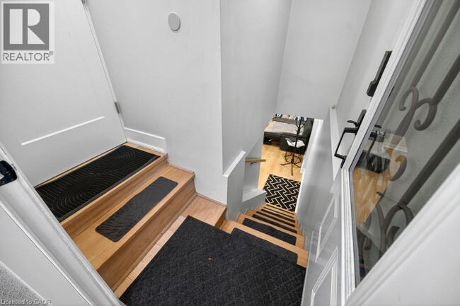 Photo - 331 Rawdon St