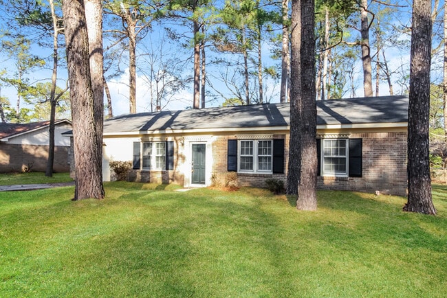 Building Photo - 1808 Laredo Dr