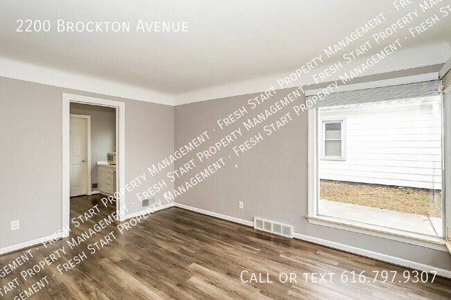 Photo - 2200 Brockton Ave