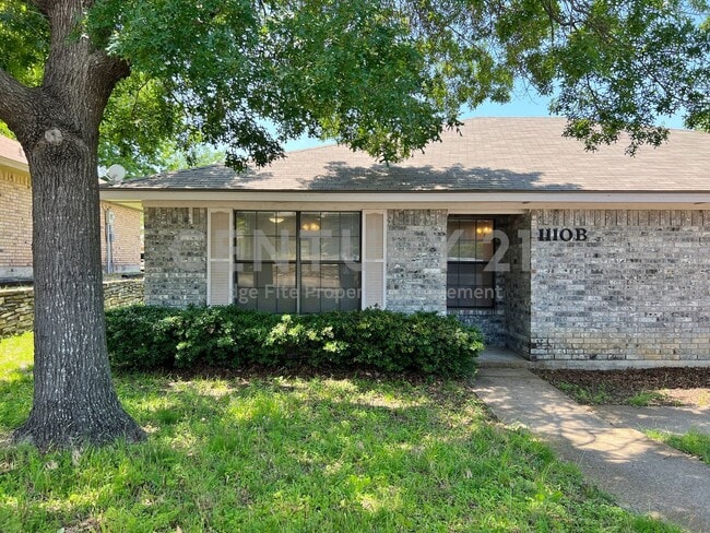 Building Photo - Inviting 2/2 In Weatherford For Rent!