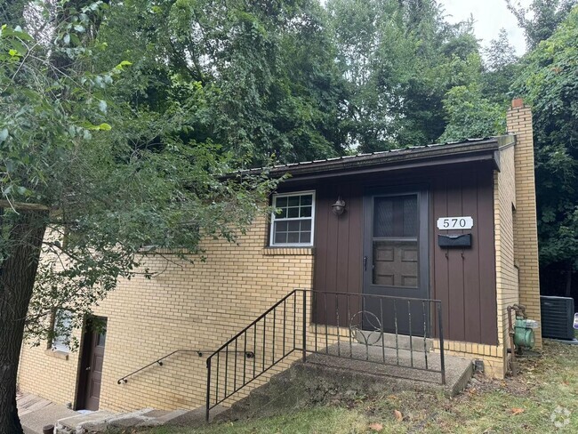 Building Photo - Beautifully Remodeled Home in Penn Hills!