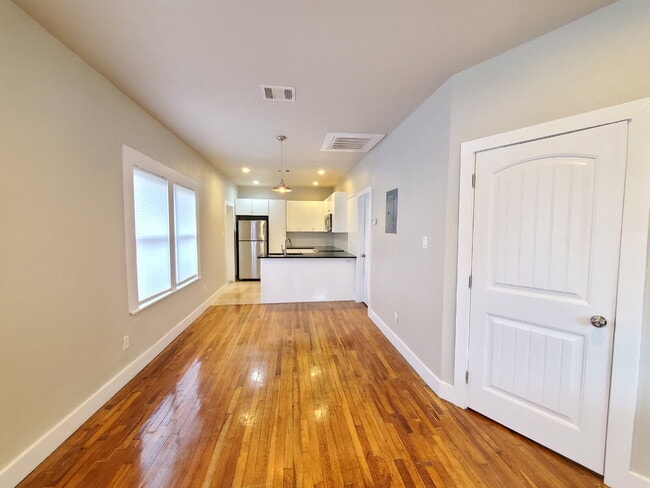 Photo - Modern 2-Bed / 2-Bath in Dignowity Hill with Off-Street Parking Unidad A