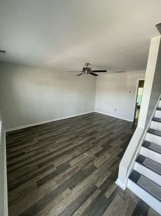 Photo - Townhouse in Newport