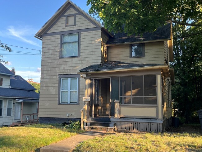 Building Photo - Spacious and Elegant 4 Bedroom Residence w... Rental