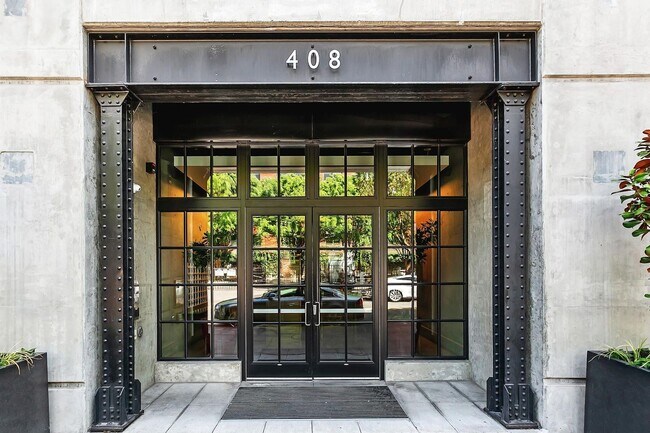 Photo - McKenzie Lofts - 4th floor south facing studio w/parking/storage/covered balcony Unit MCK412