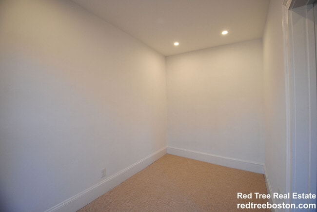 Photo - 225 Newbury St Unit 3R