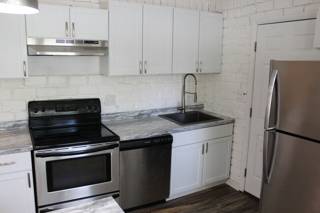 Photo - Cute 1 BR Bungalow in the Heart of Brownsburg!