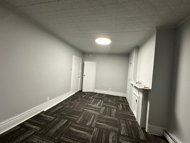 Building Photo - 15 Pennington St Unit 2 Rental