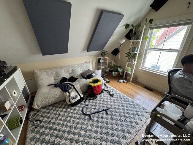 Photo - 27 Lothrop St Unit 2
