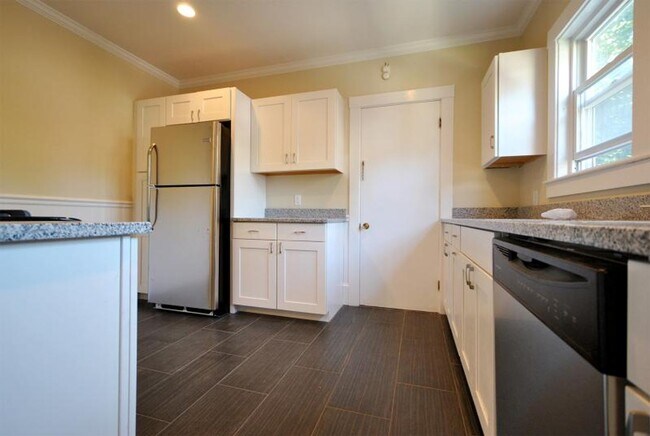 Photo - RENOVATED 4 BED/2 BATH IN BRIGHTON'S OAK SQUARE FOR 9/1 ~ WATER INCLUDED