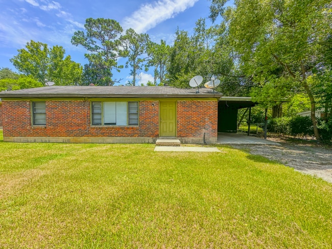 Building Photo - 800 Stillwater Dr