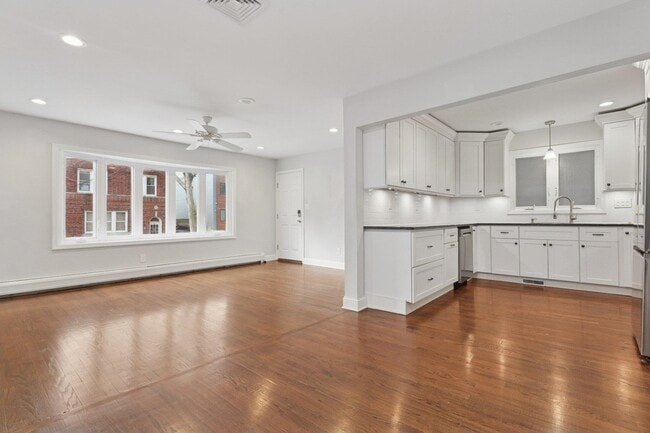 Building Photo - 22 Fox Pl