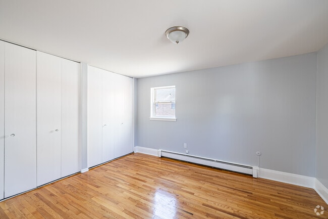 1BR, 1BA - 645SF - Bedroom