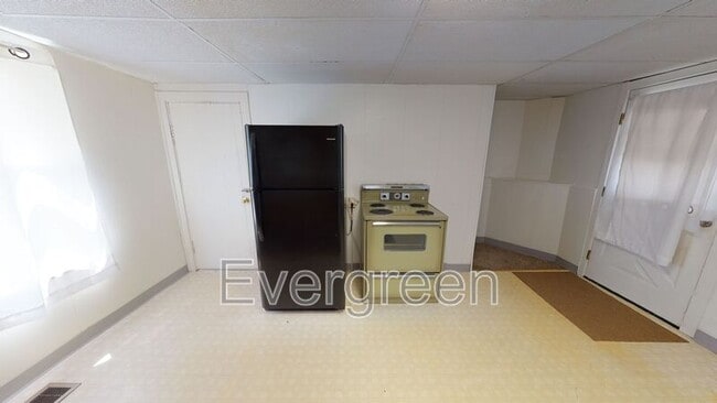 Photo - 212 E Walnut St