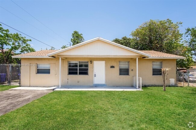 Building Photo - 1731 NW 1st Terrace Rental