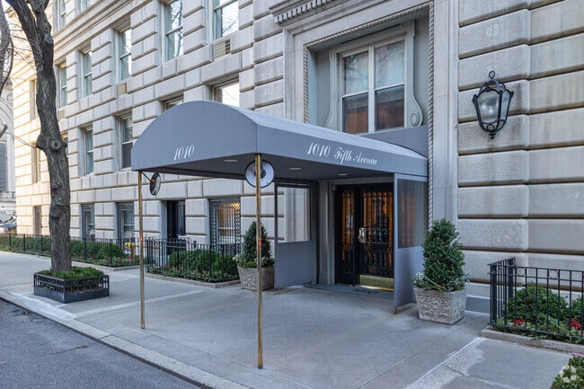 Photo - 1010 Fifth Ave
