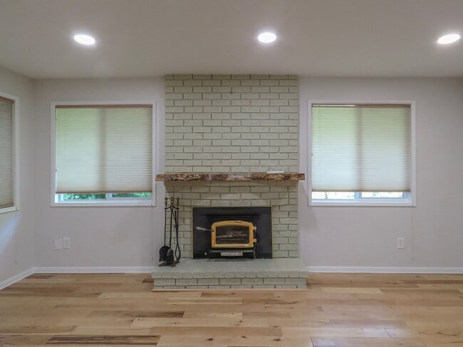 Photo - Gorgeous Ranch Style 3 Bedroom Home In Lak...