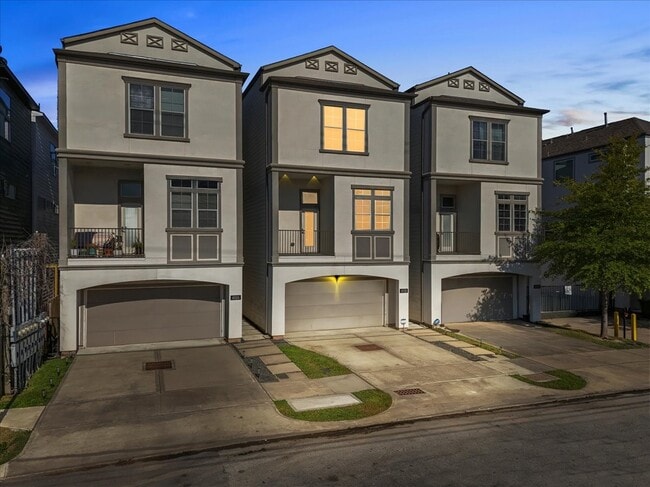 Building Photo - 403 N Nagle St