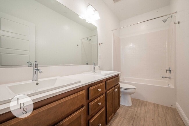 Photo - 2022 South/East Fresno Home, 4BR/2BA - Lots of Amenities!