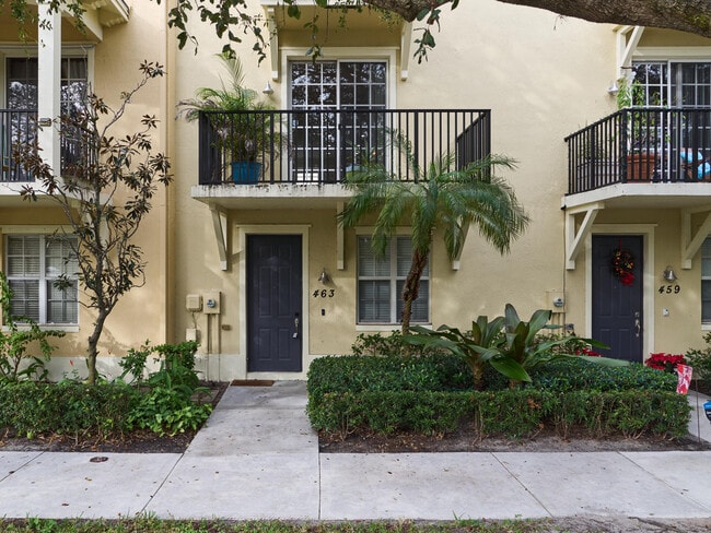 Building Photo - 463 School House Rd