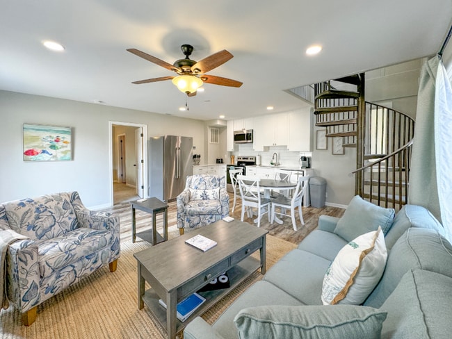 Photo - 2703 Homes Dr