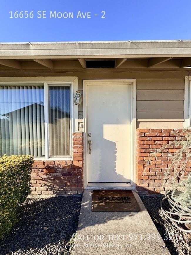 Photo - 16656 SE Moon Ave Unit 2
