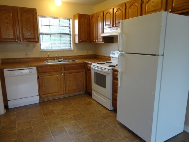 Photo - 2 Bedroom Duplex – Move-In Ready!