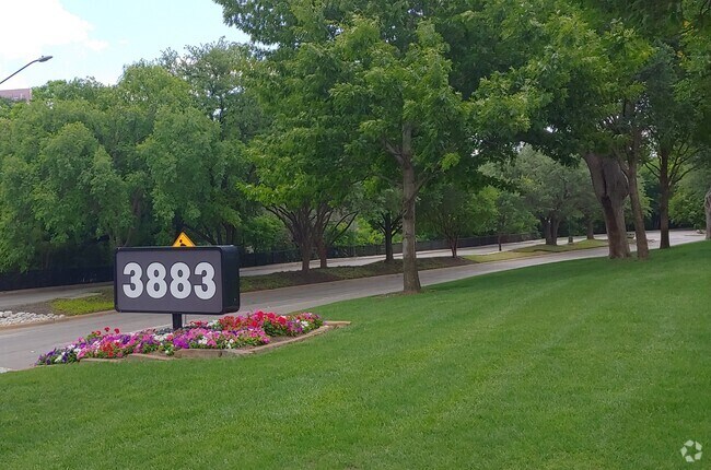 Building Photo - 3883 Turtle Creek Blvd Unit 1004 Rental
